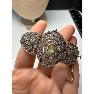 Vintage Green Cabochon Rhinestone Greek Key Gold Tone Hinged Bangle Bracelet